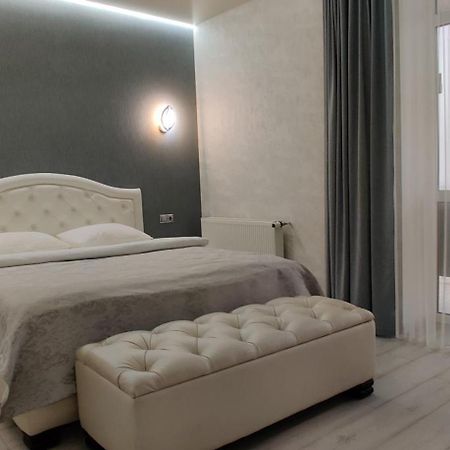 Yarovytsya Vip In The Center Apartment ลุตสกาย ภายนอก รูปภาพ