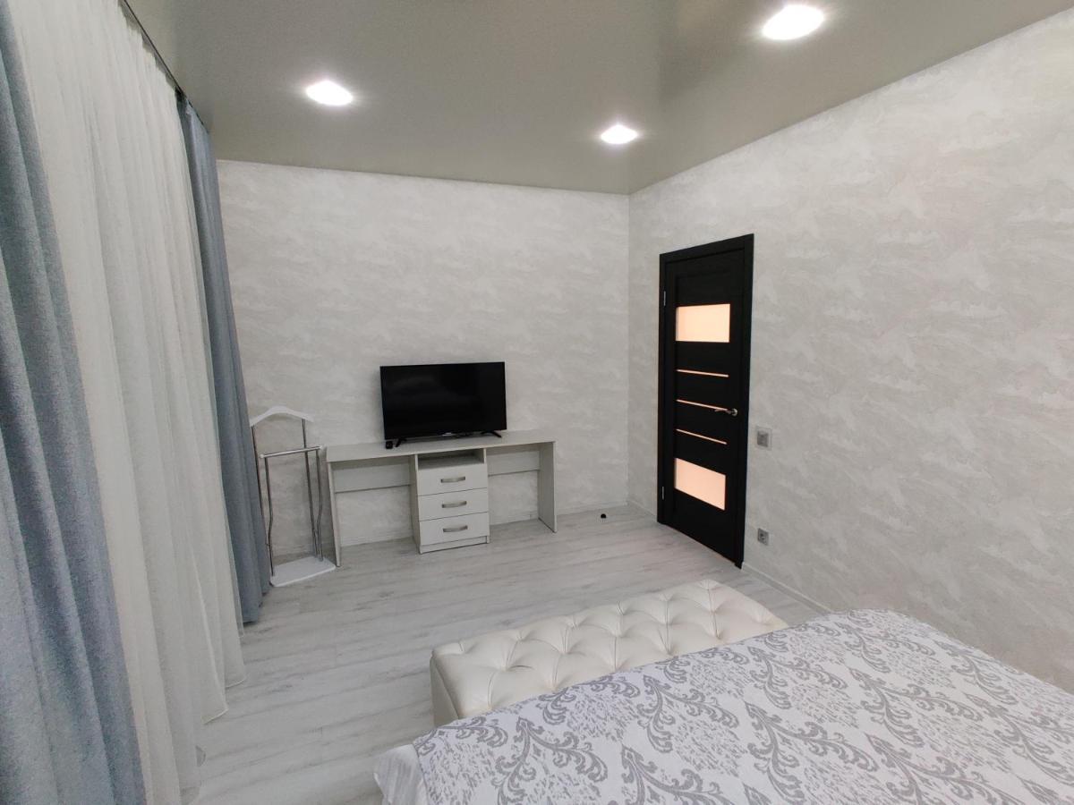 Yarovytsya Vip In The Center Apartment ลุตสกาย ภายนอก รูปภาพ
