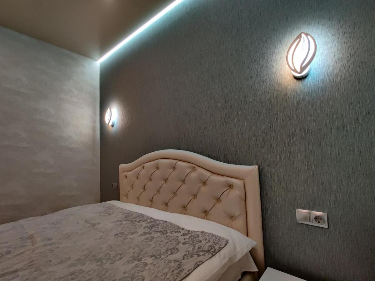 Yarovytsya Vip In The Center Apartment ลุตสกาย ภายนอก รูปภาพ