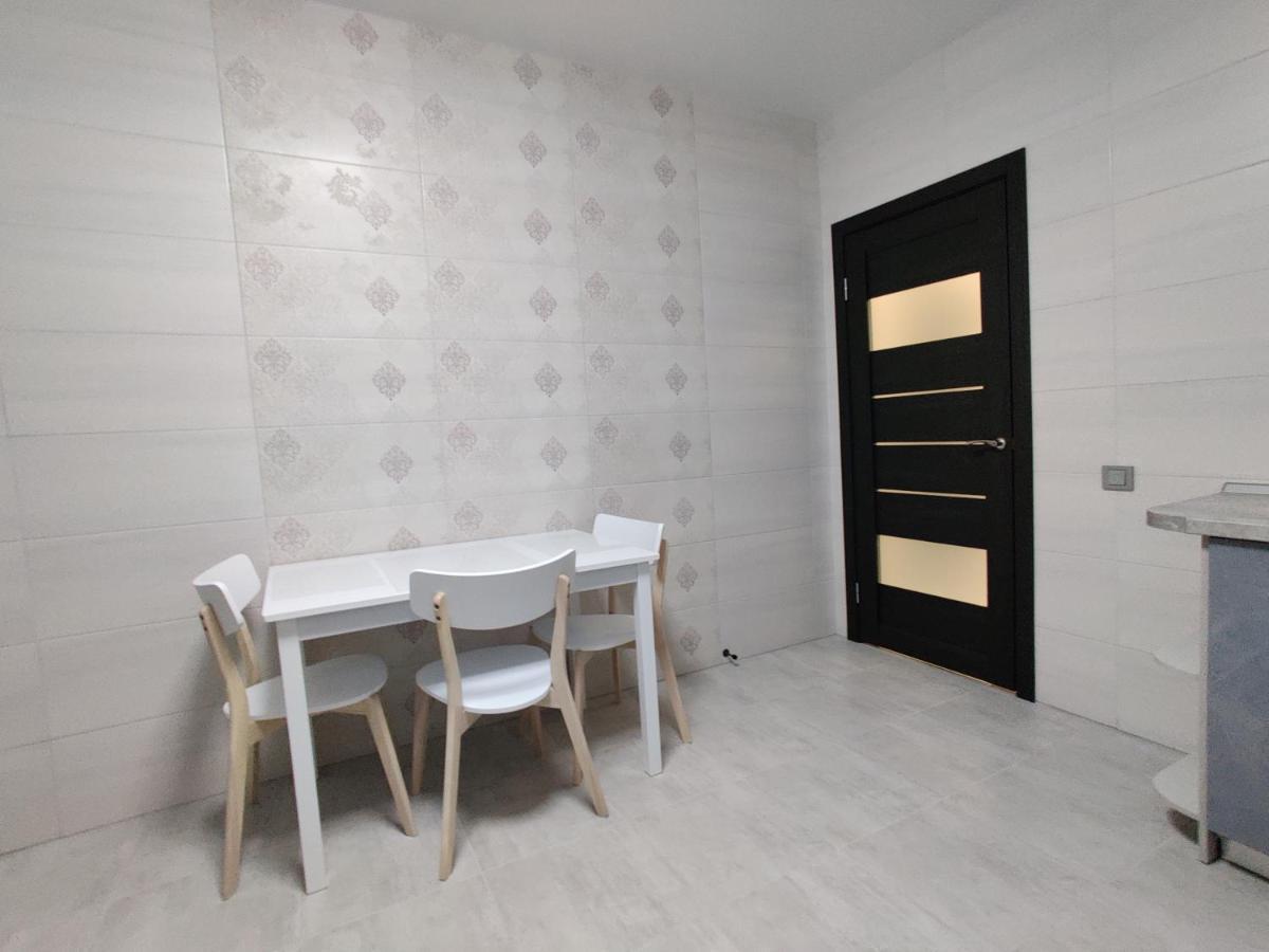 Yarovytsya Vip In The Center Apartment ลุตสกาย ภายนอก รูปภาพ